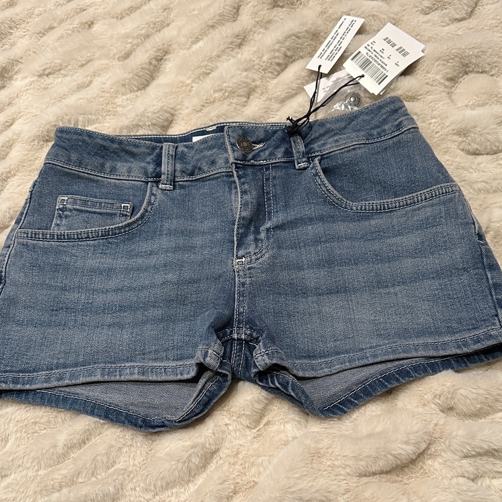 Subdued Denim size 4/26 Blue Women's Shorts.  New with tags